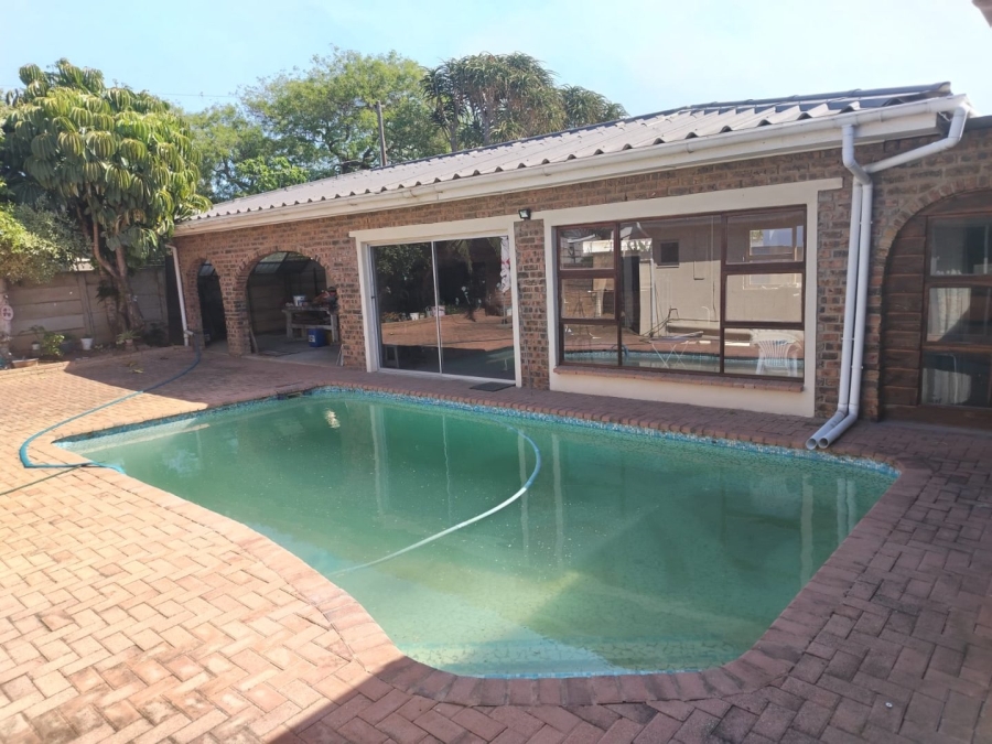 4 Bedroom Property for Sale in Bothasrus Eastern Cape